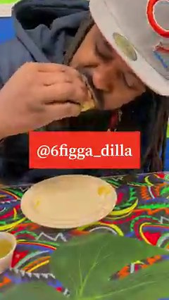 Jeremy from Black People Eats is taking us to some of Chicago's best black-owned restaurants this Black History Month! Today we’re checkin’ out Vegan World Cafe in the Austin neighborhood. | Chicago Bears