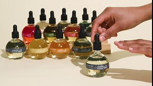 Cuccio Naturale Revitalising Hydrating Cuticle Oil (75ml) 2.5oz – Mango & Bergamot