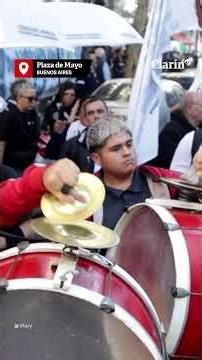 This is how the CGT march went in Plaza de Mayo for Labor Day