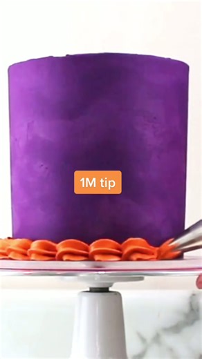 How I pipe this purple and orange Halloween buttercream cake