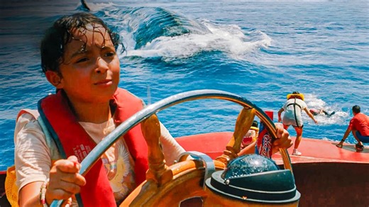 Boat capsized by mosasaurus | Jurassic World: Rebirth