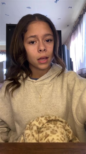 kenzi ☀️ (@kenzi6432)’s video of sign language