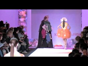 Brüno crashes Agatha Ruiz de la Prada show