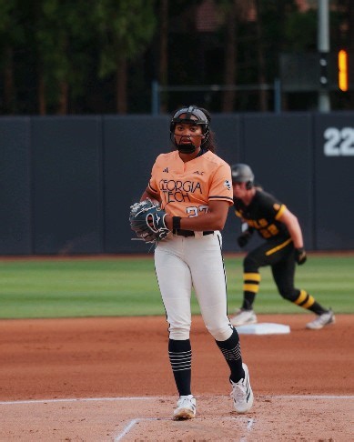 👀 we got caught looking too #StingEm | Georgia Tech Softball