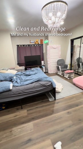 Transform Your Bedroom: Clean and Rearrange Techniques