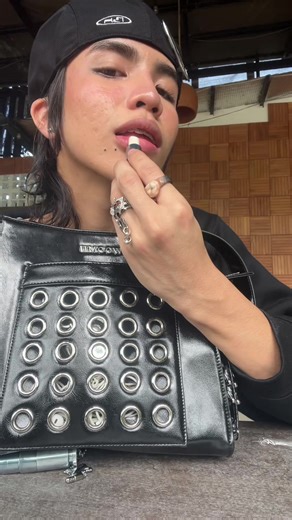 Bullet Lipstick Review and Application Tips