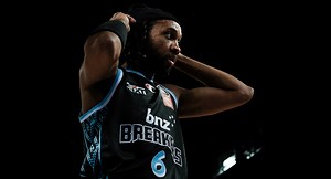 Record historique pour Parker Jackson-Cartwright en Australie ! - BeBasket