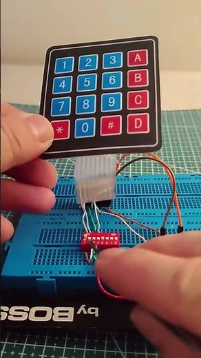 🔑 El Teclado Alfanumérico que SÓLO te OBEDECE con la Llave Secreta