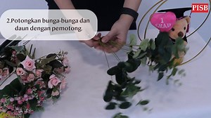 Graduation Flower Basket Tutorial Sediakan graduation flower basket untuk orang kesayangan anda. Semua bahan anda boleh dapatkan di semua cawangan PISB. Jom bersama- sama DIY. #PISBDIY | PISB Sdn Bhd
