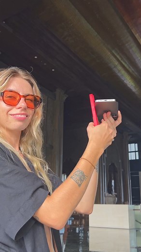 247K views · 439 reactions | This reflection photo hack is a GAME-CHANGER!勞Follow us for more iPhone camera tips!#iphonecamera #iphonecameratips #phototips #iphonephotography #reflection | iPhone Photography School | Facebook