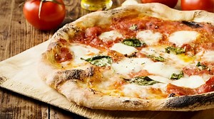 Eat Pizza, Lose Fat. What You Need to Know About the IIFYM Diet | BarBend