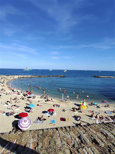 Mediterranean Beach Bliss – Yachting Paradise & Coastal Lifestyle | YachtBuying101.com