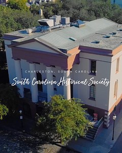 Drawing from the South Carolina Historical Society’s vast archives, much of which has never been displayed publicly, the museum showcases 300 years of South Carolina history through artifacts, personal treasures & hand-written accounts of those who experienced it themselves. Click through to plan your visit to The South Carolina Historical Society: bit.ly/3OqiJ6a #ThrowbackThursday #ExploreCharleston | Explore Charleston