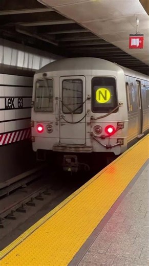 New York City Subway | (N) Train Departing Lexington Avenue/63rd Street #mta #nycta #ntrain #r46
