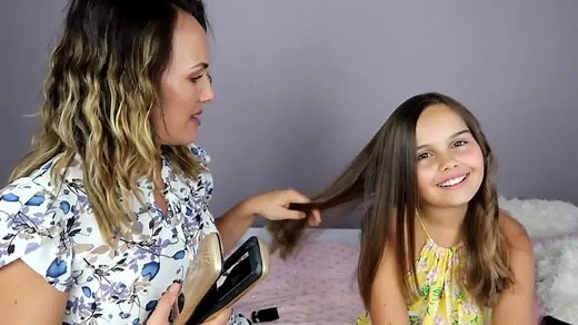 Or Elly et sa fille ont testé le lisseur à vapeur Demeliss Titanium 😍 Plus de détails sur cette vidéo👇 | Demeliss par Saint Algue