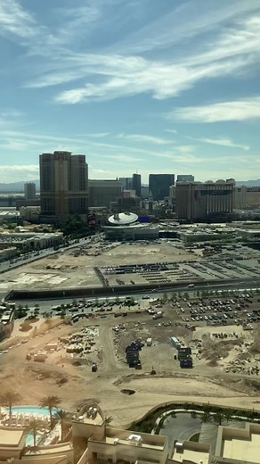 Exploring an Abandoned Ice Cream Truck!