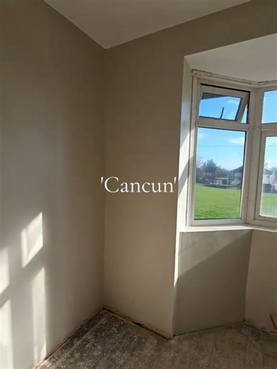 I really do love this shade 'Cancun' from @B&Q #homerenovation #renovation #paint #DIY #homereno