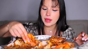 ASMR MUKBANG COMIENDO MARISCO PICANTE 🦀 | Nadina