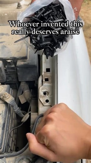 Messy cables and loose items driving you crazy? 😵‍💫 These heavy-duty nylon cable tie buckles are your go-to fix for organizing cords, securing tools, or even quick DIY repairs. ⚡ Super durable, reusable, and easy to use—just zip, lock, and done! Perfect for home, garage, travel, or outdoor use 🚗🏠. Once you try them, you’ll want a pack everywhere! 😍 | Bruce Church