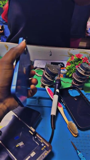 #repair 🧑🏿‍🔧 iPhone 13 screen replacement done ✅