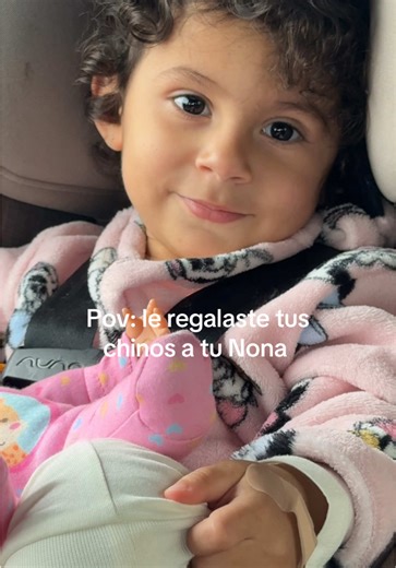 No se le olvida que ella ya regaló sus chinos😂💖 | chinos