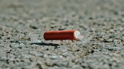 当摔炮被放慢1000倍