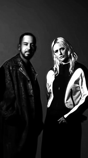 Black Vibes (Estrelas da Música) on Instagram: "Linkin Park lança clipe do novo álbum "From Zero" e anuncia retorno com a nova vocalista Emily Armstrong! 🖤 🎤 Linkin Park - The Emptiness Machine. 📝 Data de Lançamento: 2024. 🖤 Siga: @blackvibe.s. . . . . . #linkinpark #linkinparkfans #emilyarmstrong #chesterbennington #theemptinessmachine"