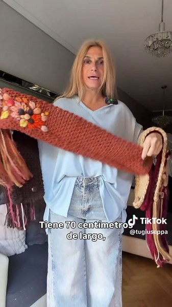 Cuellos de lana bordados y de diseño en Tugiuseppa