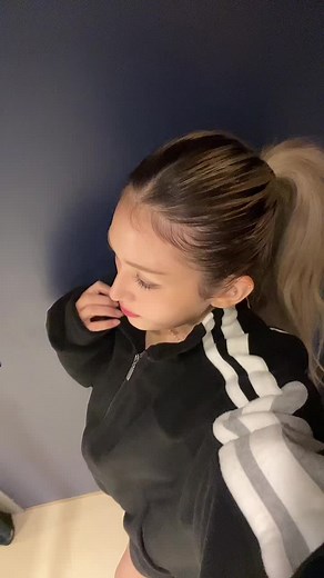 Somi and Yooa Dance Collaboration