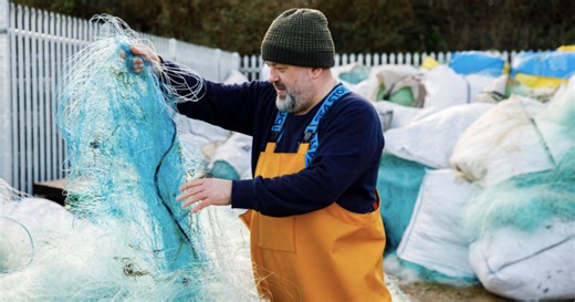 Man Collects Discarded Fishing Nets and Recycles Them Into Nylon Filaments for 3D Printing