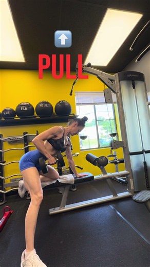 Sculpt your back with the one arm bent over row. 30 years of strength training.