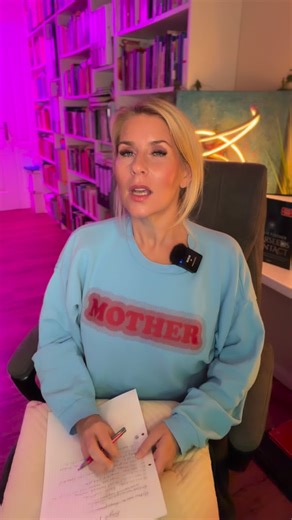 Hallo Liebe, Bestücke dein Energiefeld 🌟selbst. Kreiere deine Energie 2026. Darum geht’s im Jahr 2026. Reichtumsenergie und Werte der Umsetzung. Sei LIVE DABEI in Bregenz. Es wird keinen Livestream geben. ——————————————————— 📆 Zur Wintersonnwende: 19. (Abends) und 20. Dezember. ⏰ Bregenzer Festspiele ——————————————————— 🌟https://powersoul.at/session/bregenz_2025_live/ In Liebe, Birgit | Birgit Fischer - Medium & Spiritual Teacher