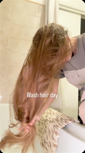 Banty on Instagram: "Wast hair day. Shampoo from @stylevana_sv @aromatica.global #influencer #longhair #hairtips #доглядзаволоссям #hair my STYLEVANA code: INF10BANTYNAA"