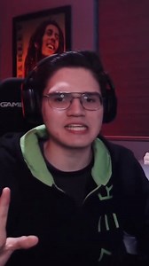 241K views · 33K reactions | Es que no me puedo controlar cuando pongo música Brasileña. Hago directos en twitch ✨ #fenelchat #vidagamer #humor #divertido #twitch-144 | ElMariana Twitch | Facebook