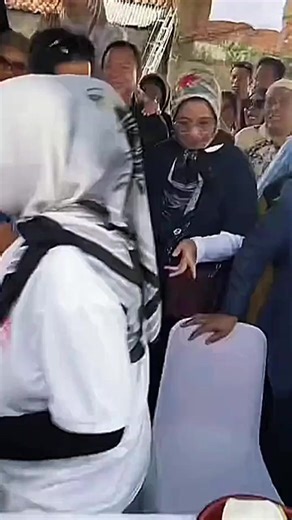 #CapCut setelah Tasya Ambil risol terbit lah Valen ngambil rambutan 😭😭 habis ini apa lagii 😭@da7_tasyaallesia @DA7.Valen #fypシ #foryou