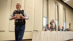 Farragut Alderman David White walks out of Advance Knox meeting