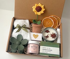 Self Care Package for Women, Cozy Hygge Gift Box for Best Friend, Birthday Gift for Mom, Handmade Flower Gift, Get Well Gift, Holiday Gift - Etsy