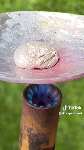 1000°C Hot Spoon Experiment: Satisfying and Relaxing