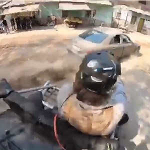 Here's your regular reminder that director Sam Hargrave put in the WORK for this Extraction 12-minute car chase. | Netflix Geeked