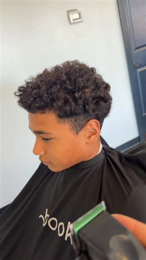 Jorge's fades✂💈 on Instagram: "Low Taper Tutorial: Step-by-Step 🧱✂️ In this one I break down exactly how I do a clean low taper — from blade angles to clipper tilt. I show you how I keep the clippers moving upward without flicking the wrist, which not only makes the fade smoother…but protects your longevity behind the chair. If you want cleaner sections, smoother blends, and better control, this one’s for you"