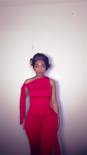 Vidéos de Keren (@kerenlubota) avec CHAISE ELECTRIQUE HOODTRAP REMIX - 𝐌𝐫 𝐄𝐯𝐢𝐧𝐨