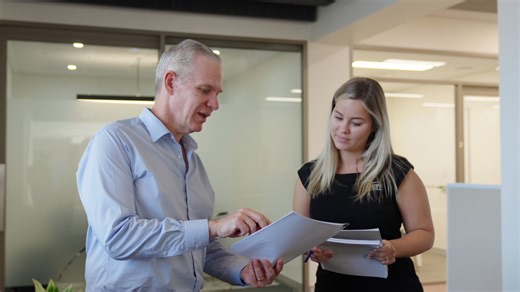 Ever wondered what a day in the life of a Graduate Accountant looks like? From client calls and workpapers to coffee breaks and team meetings, Emma takes us behind the scenes at Carey Group. Support, collaboration, and real-world experience - this is where your accounting career begins. 📍 5 locations | 💼 Early Professionals Program | ☕ Central office locations. Ready to launch your journey? Apply now https://zurl.co/NFlPC | Carey Group