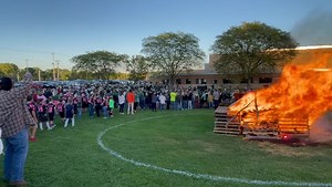 33 reactions | Great crowd … great band! #gocolts #cloverleaf #coltpride #homecoming | Cloverleaf | Facebook