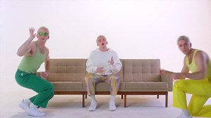 TRACK 19: INVISIBLE THINGS 💚🤍💛 lauv.lnk.to/howimfeeling | Lauv