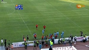 VIDÉO. De beaux essais, des coups de poing et des cartons rouges entre l'Espagne et l'Uruguay