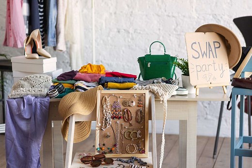 4 Tips For Throwing A Successful Clothing Swap