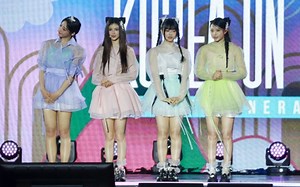 NewJeans put on a wonderful performance as they make their first official public appearance since the HYBE-ADOR controversy