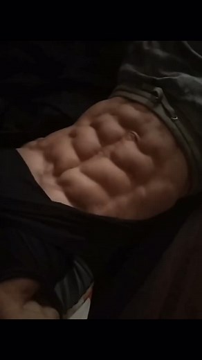 Video di Teen Muscle God 💪🏻 (@teenmusclegod) con death bed (coffee for your head) - Powfu & beabadoobee