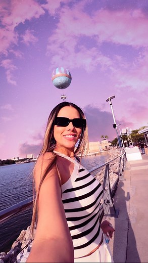 Cuando no tengo quien me grabe esta es mi solución 😎😜 la cámara gran angular es ideal para capturar escenas amplias y paisajes😁 #tipsdeinstagram #tipsdeviajes #tipsdefotografia #selfie #selfiee | Tatiana Marquez Fotografia