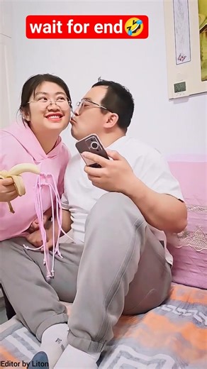 The Dirty Banana Kiss Challenge! 😂🍌 #funnyshorts #bananaprank